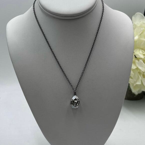 Catherine Popesco Silver Tone Large Teardrop Faceted Swarovski Crystal Necklace - Picture 3 of 14